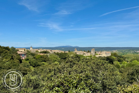 Uzès - proche, du charme et des vues panoramiques - image 1