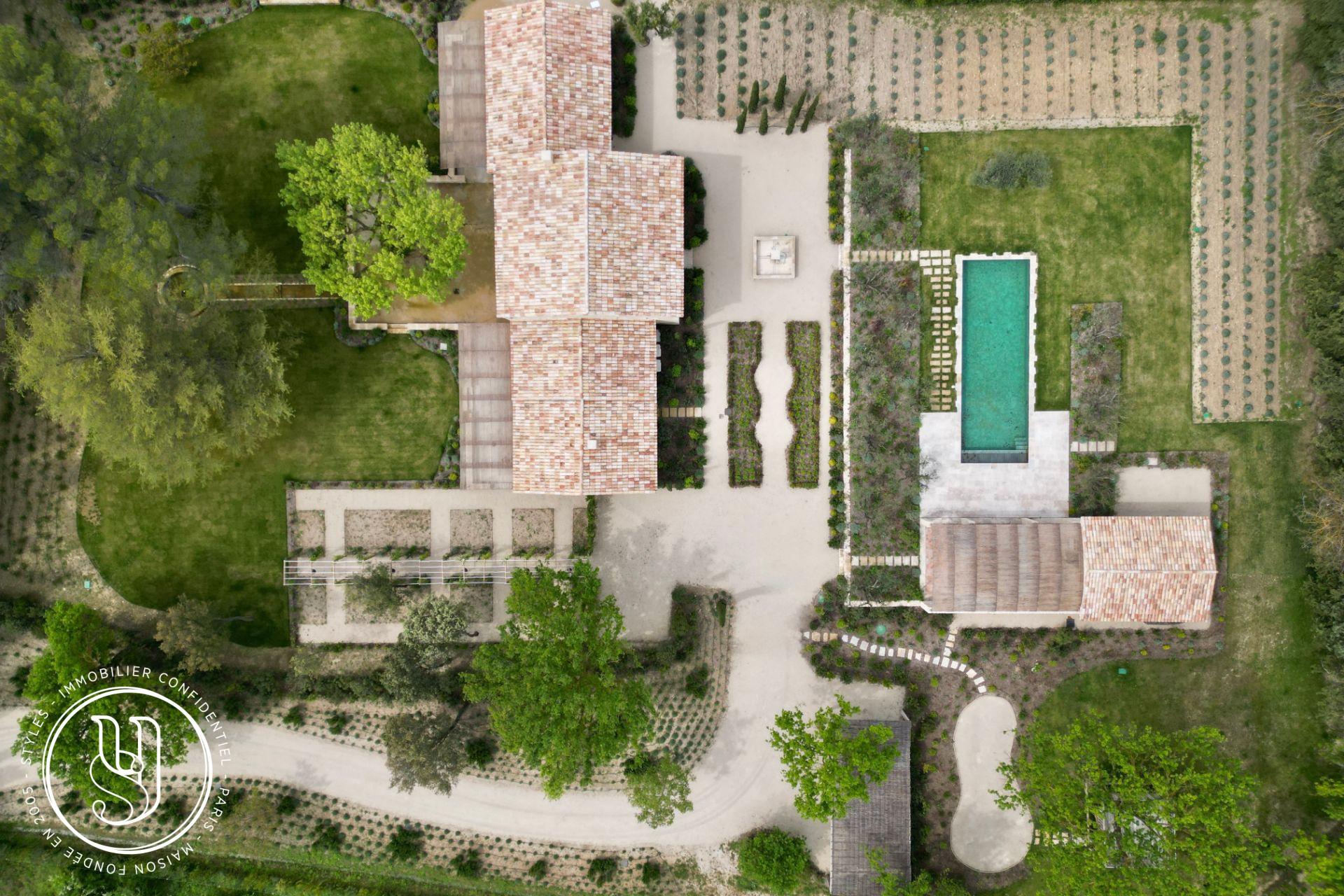 Eygalières - Sumptuous restored farmhouse - image 7