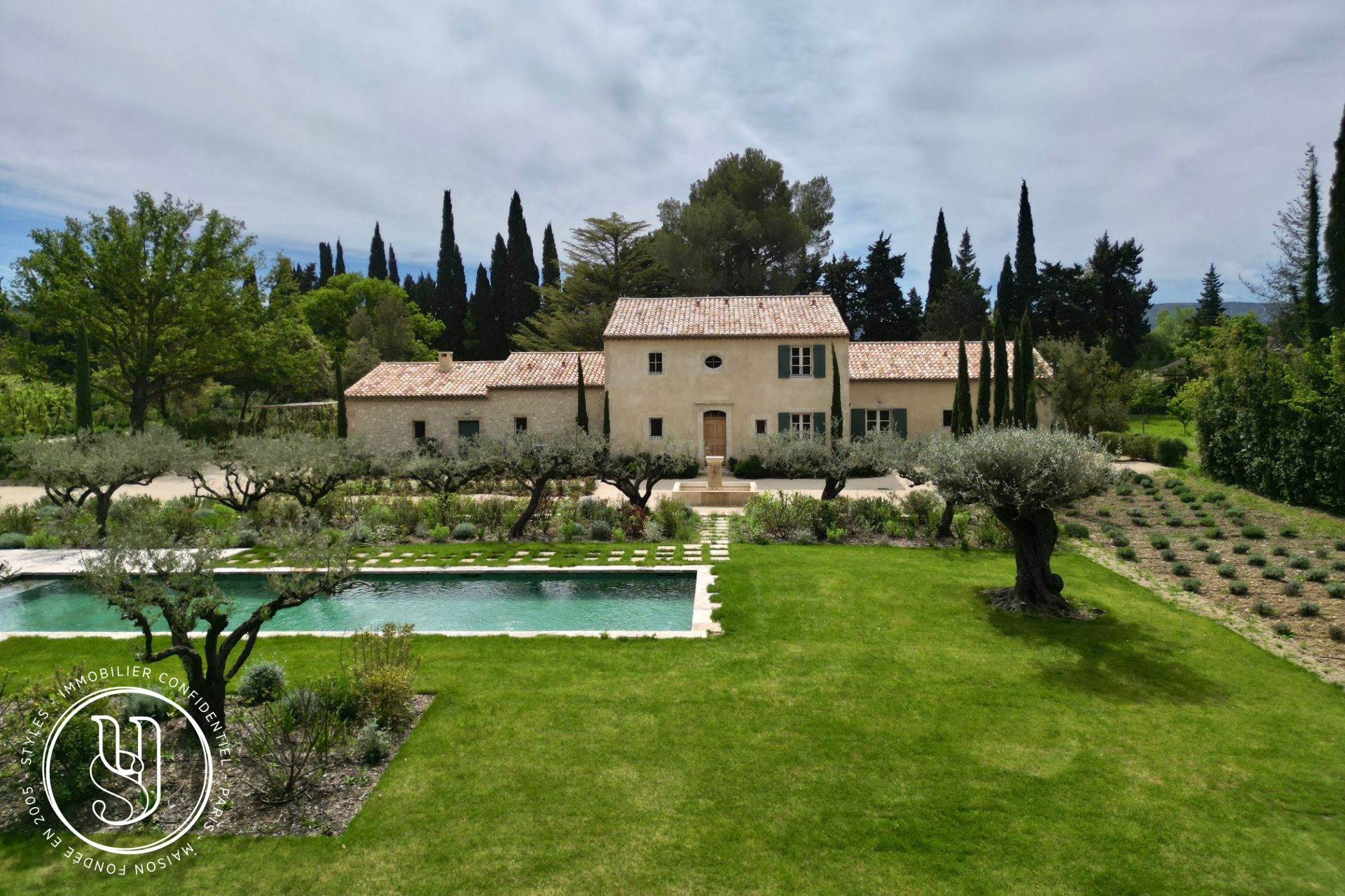 Eygalières - Sumptuous restored farmhouse - image 15