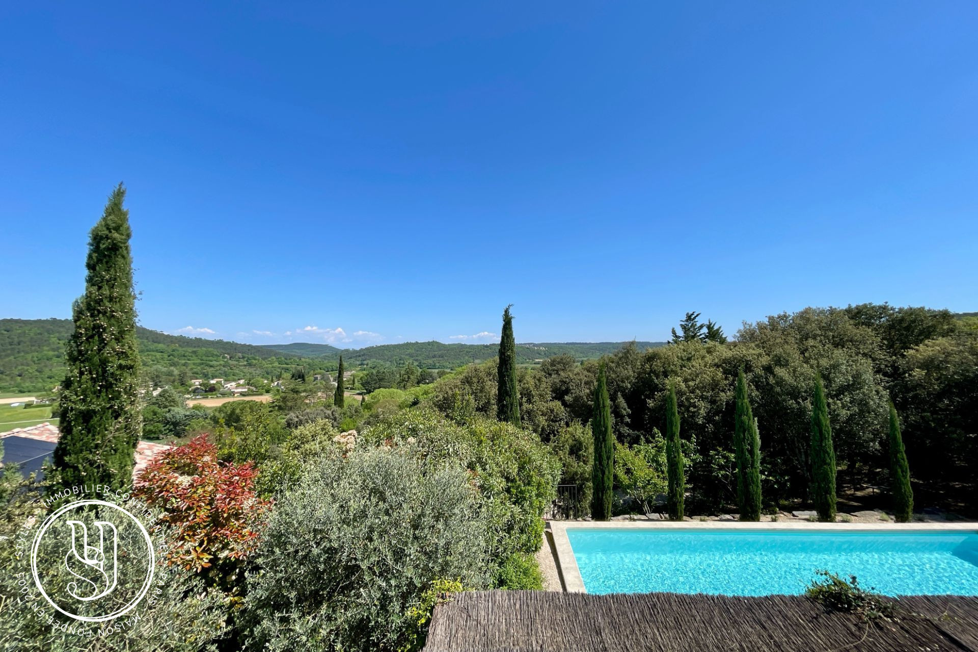 Uzès - - Goudargues, at the entrance to the Ceze valley - image 3
