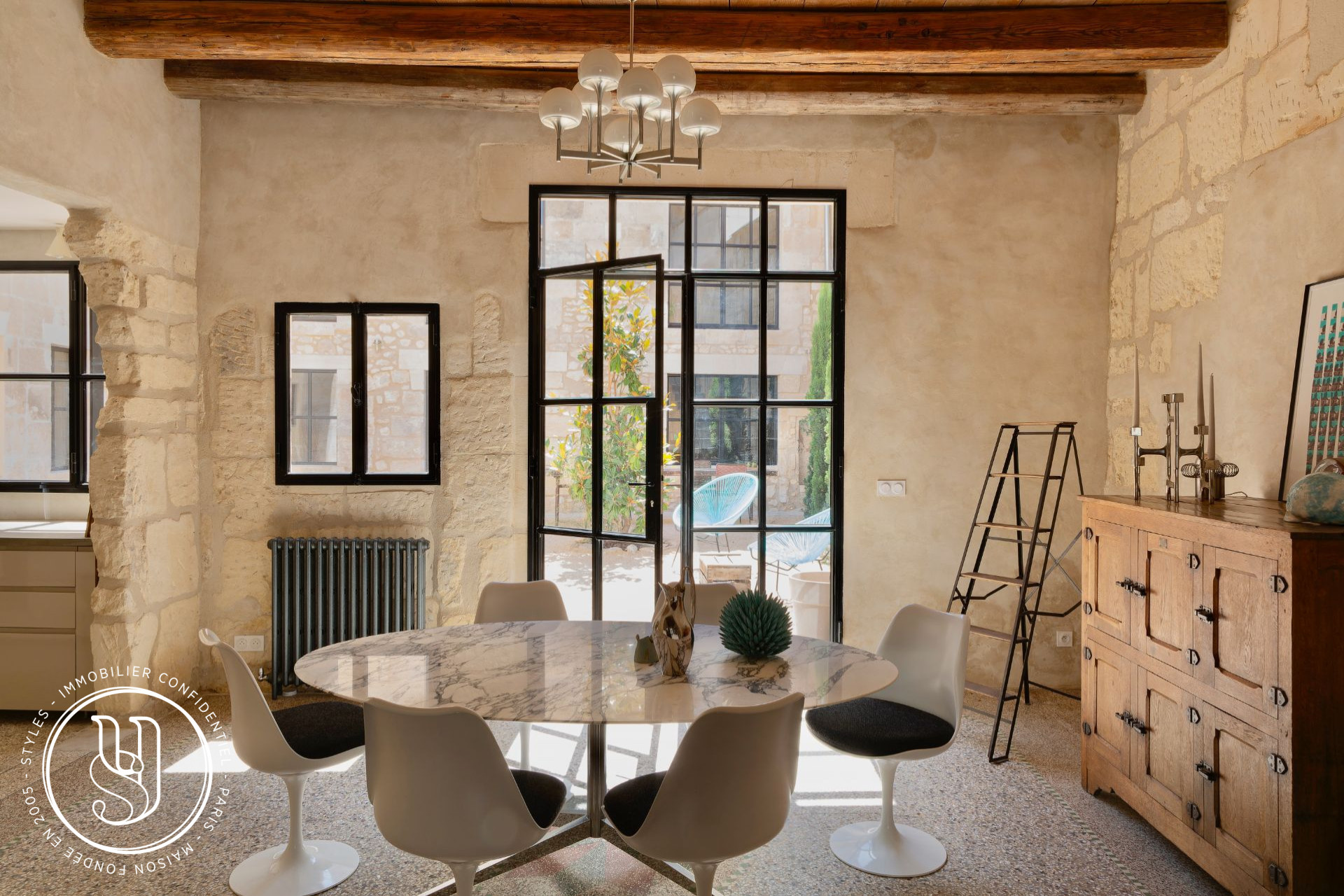 Fontvieille - Au coeur du village, superbe maison en pierre entièrement réno - image 5