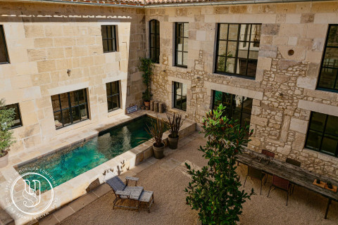 Fontvieille - Au coeur du village, superbe maison en pierre entièrement réno - image 1