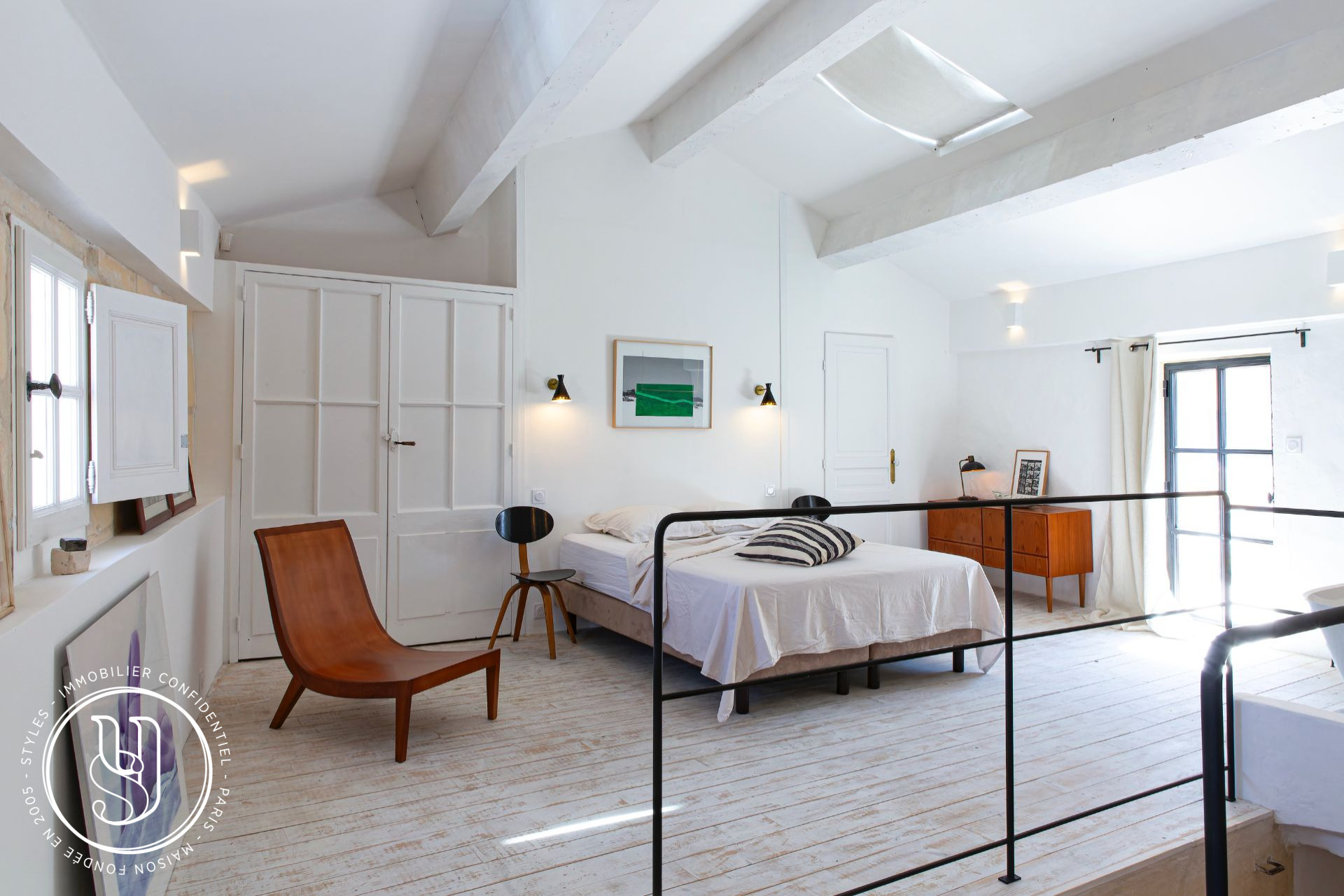 Fontvieille - Au coeur du village, superbe maison en pierre entièrement réno - image 17