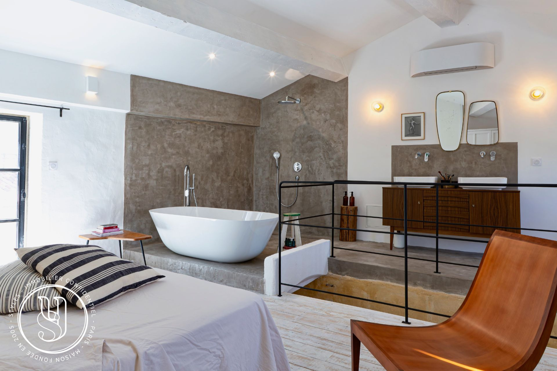 Fontvieille - Au coeur du village, superbe maison en pierre entièrement réno - image 18