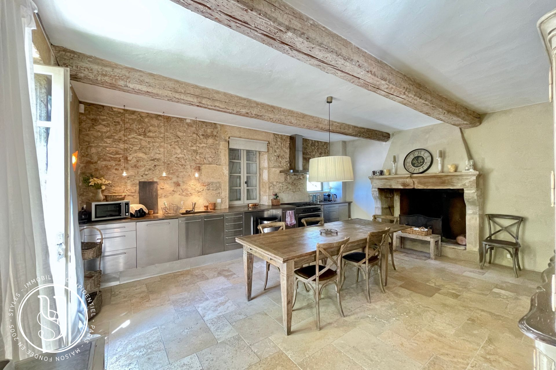 Uzès - proche, une maison avec cachet, restaurée avec gout - image 6