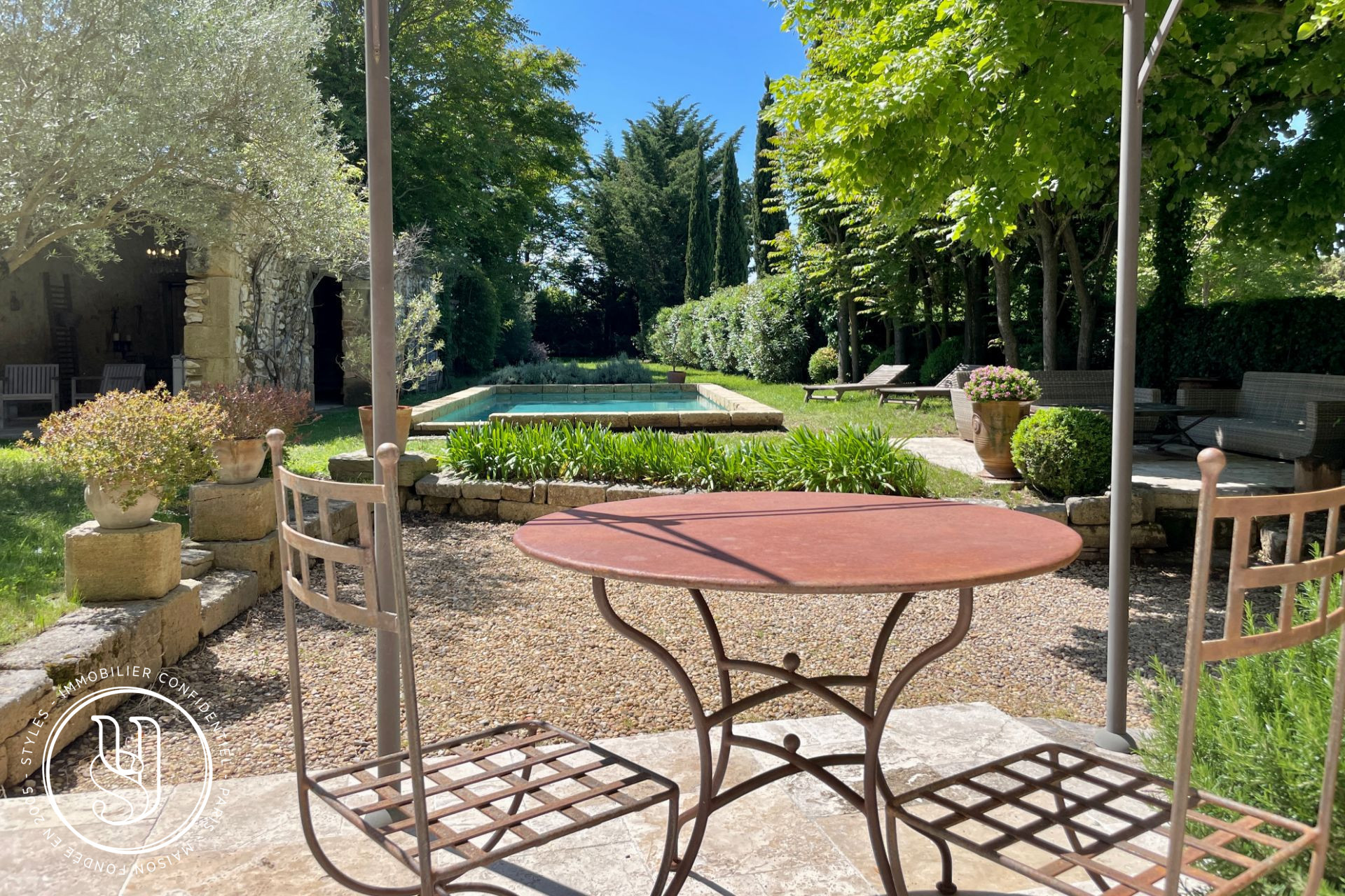 Uzès - proche, une maison avec cachet, restaurée avec gout - image 3