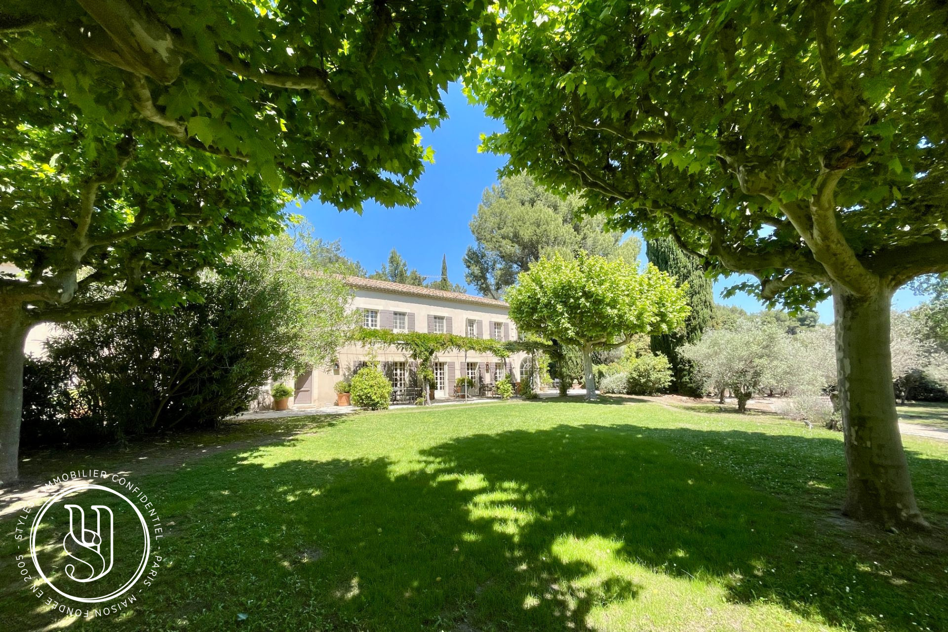 Saint-Rémy-de-Provence - exceptional provençal bastide located in the heart of the Alpi - image 3