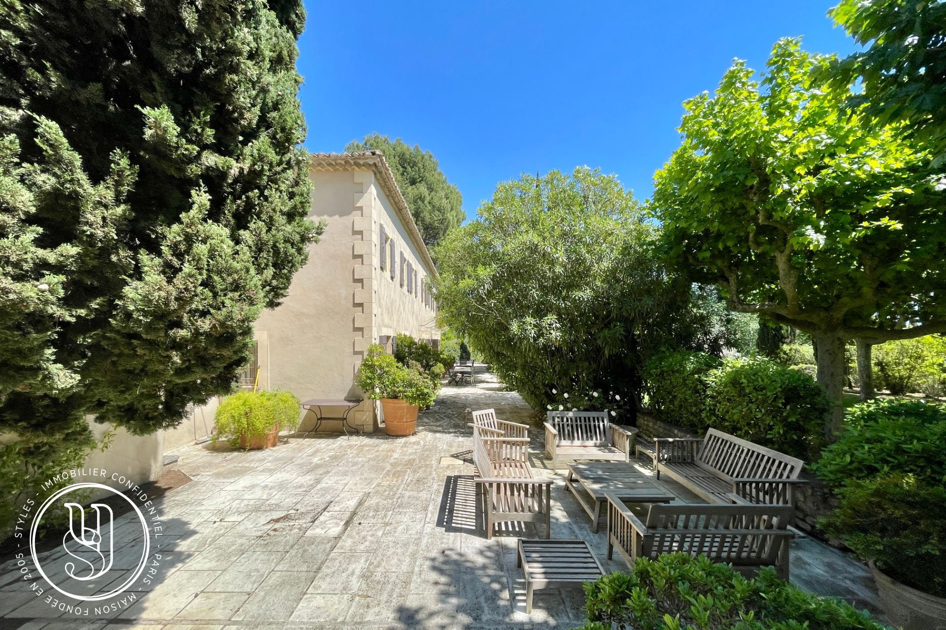 Saint-Rémy-de-Provence - exceptional provençal bastide located in the heart of the Alpi - image 10