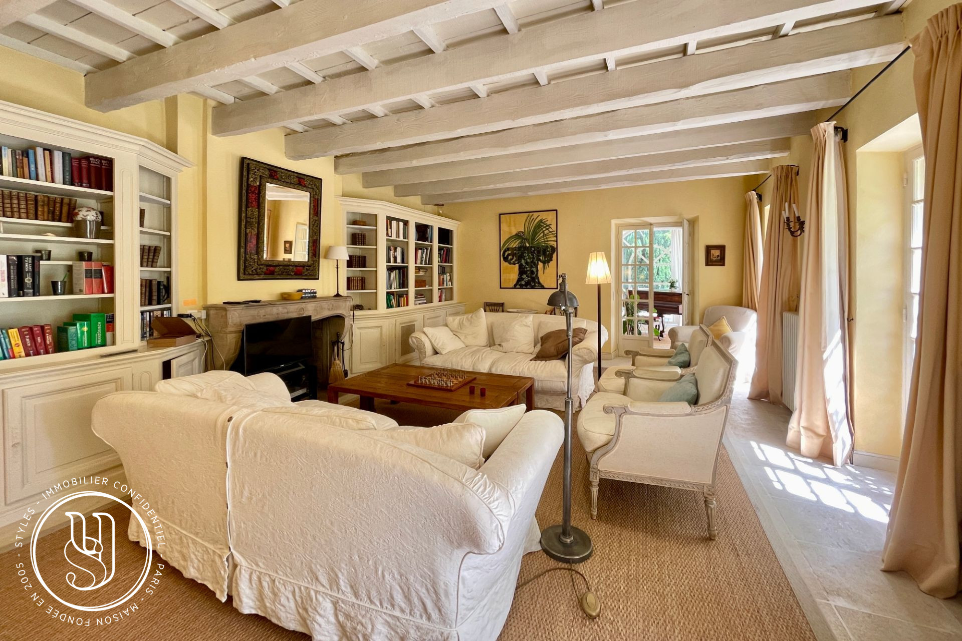 Saint-Rémy-de-Provence - exceptional provençal bastide located in the heart of the Alpi - image 2