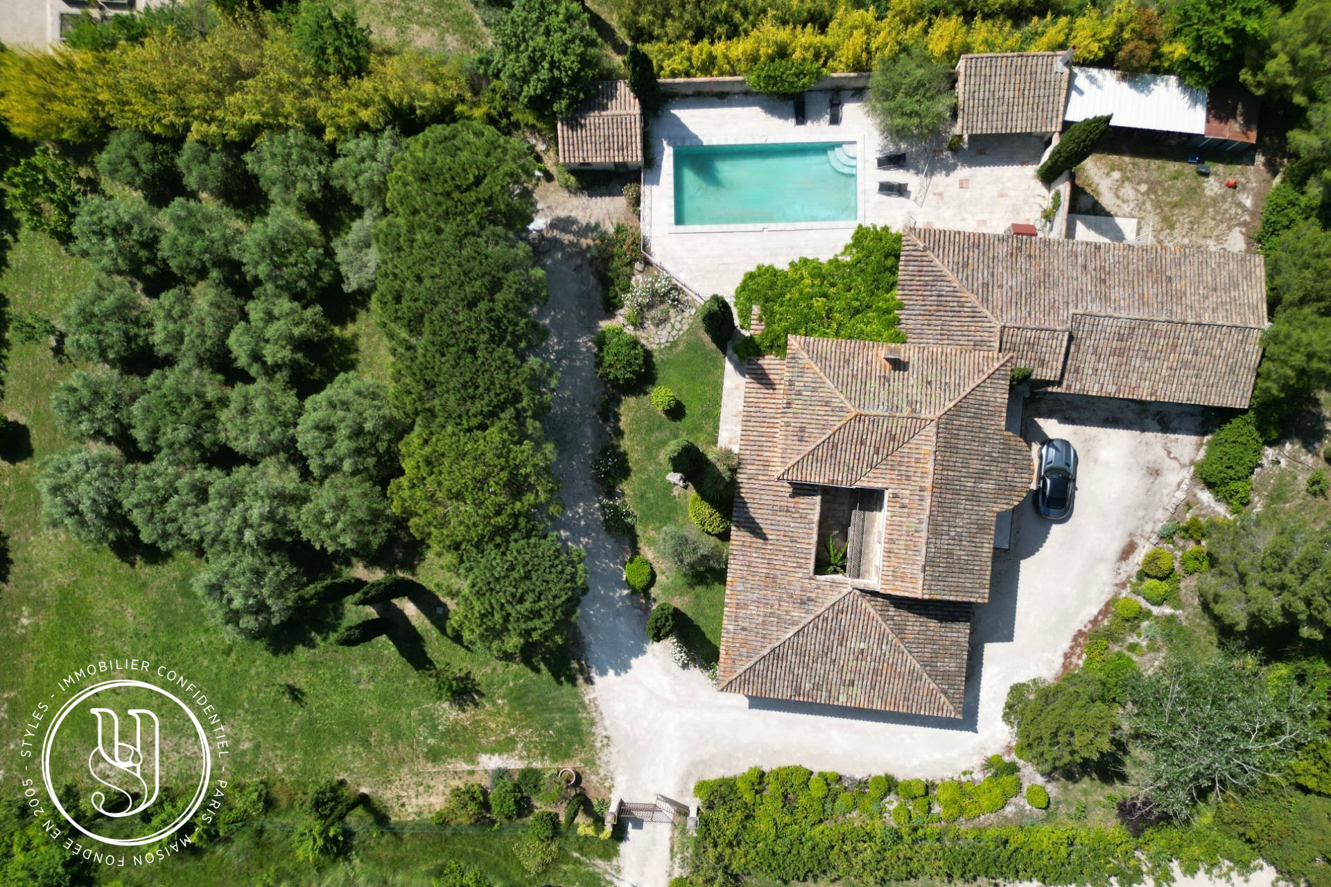Maussane-les-Alpilles - Property with authentic charm - image 12
