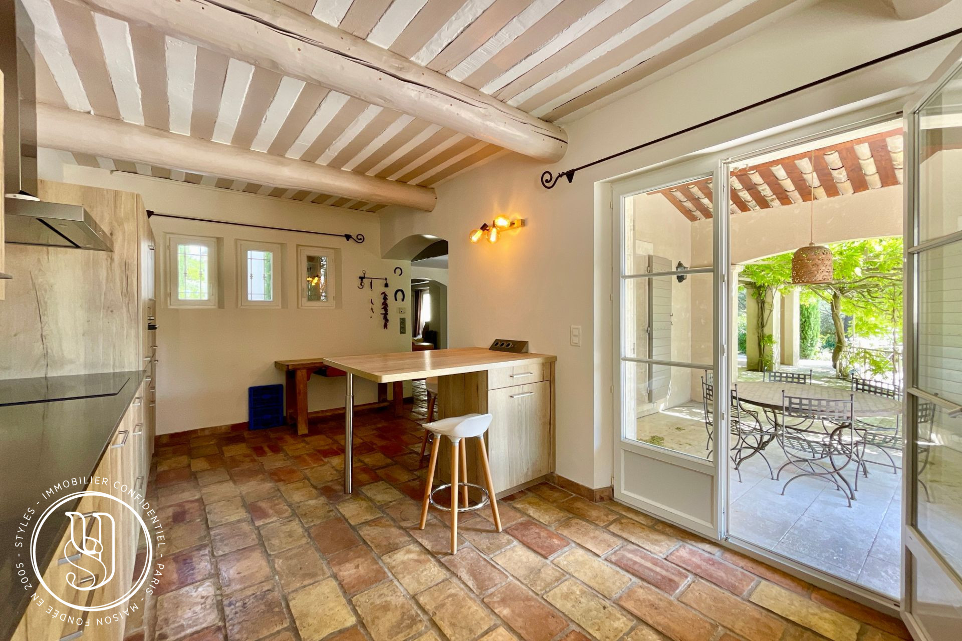 Maussane-les-Alpilles - Property with authentic charm - image 8