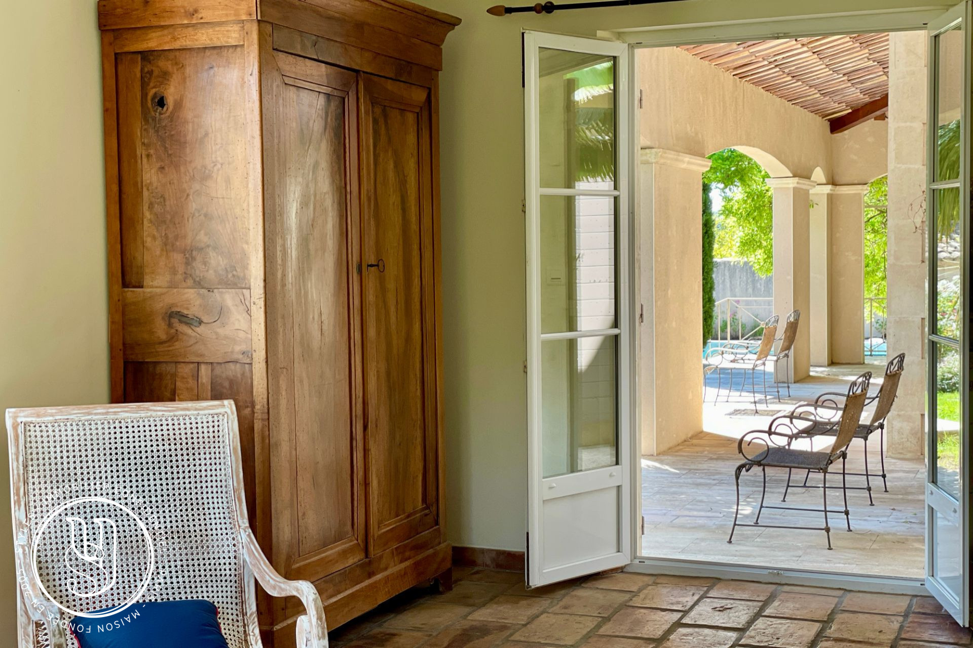Maussane-les-Alpilles - Property with authentic charm - image 15
