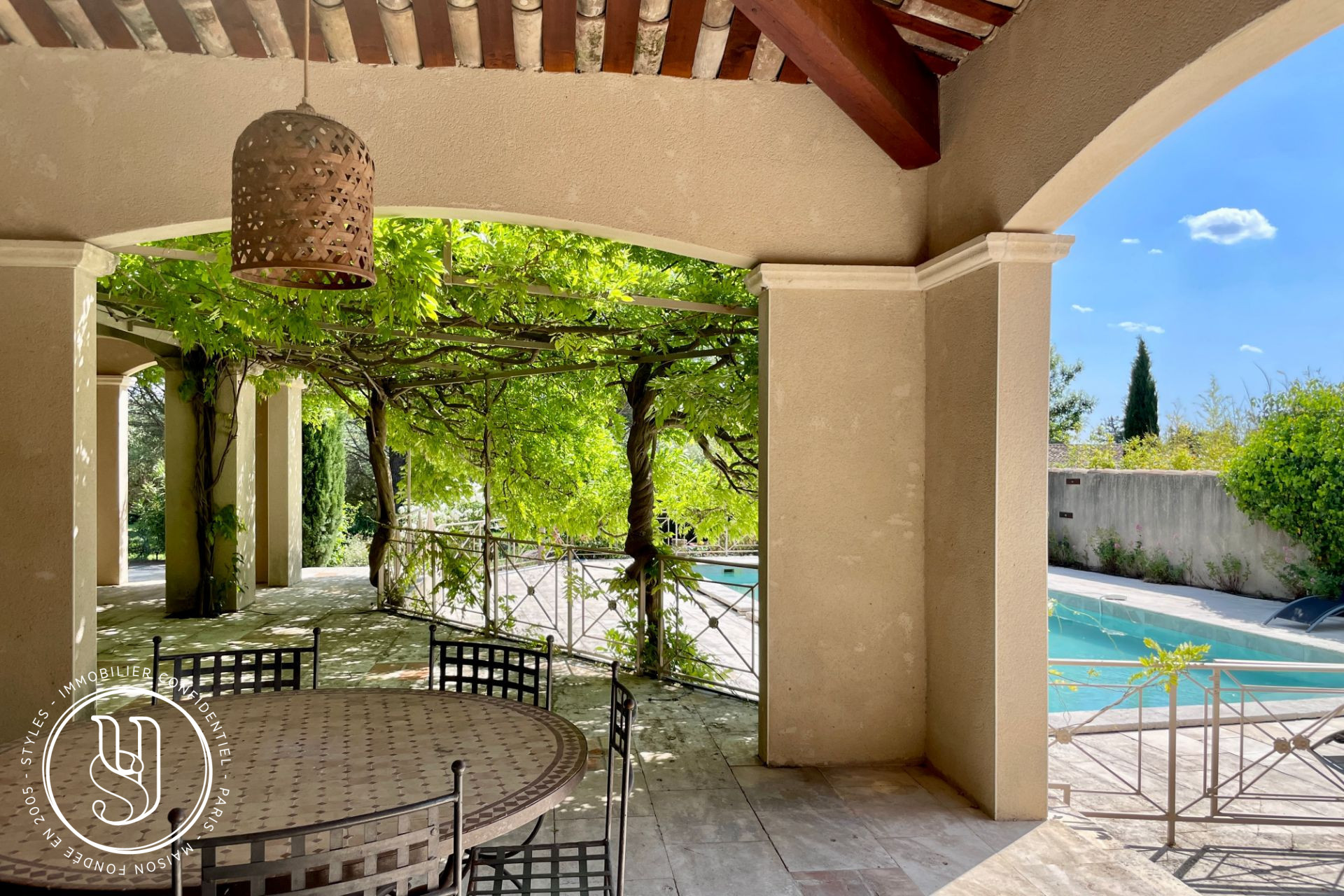 Maussane-les-Alpilles - Property with authentic charm - image 9
