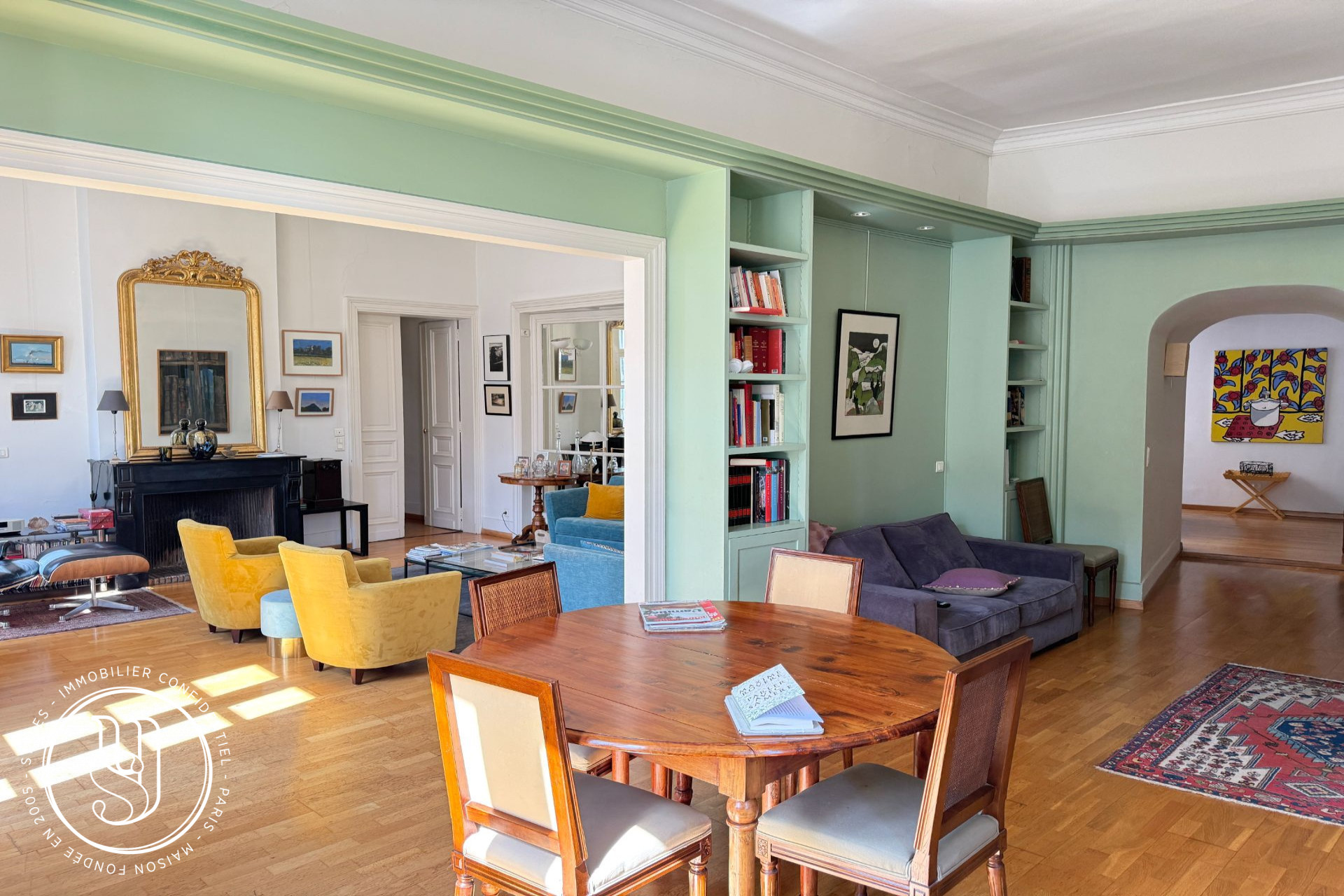 Montpellier - historical center - a large bright apartment - image 4