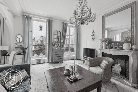 Paris - Sold by S T Y L E S, Saint-André des Arts - 2/3 Rooms overlook - image 1