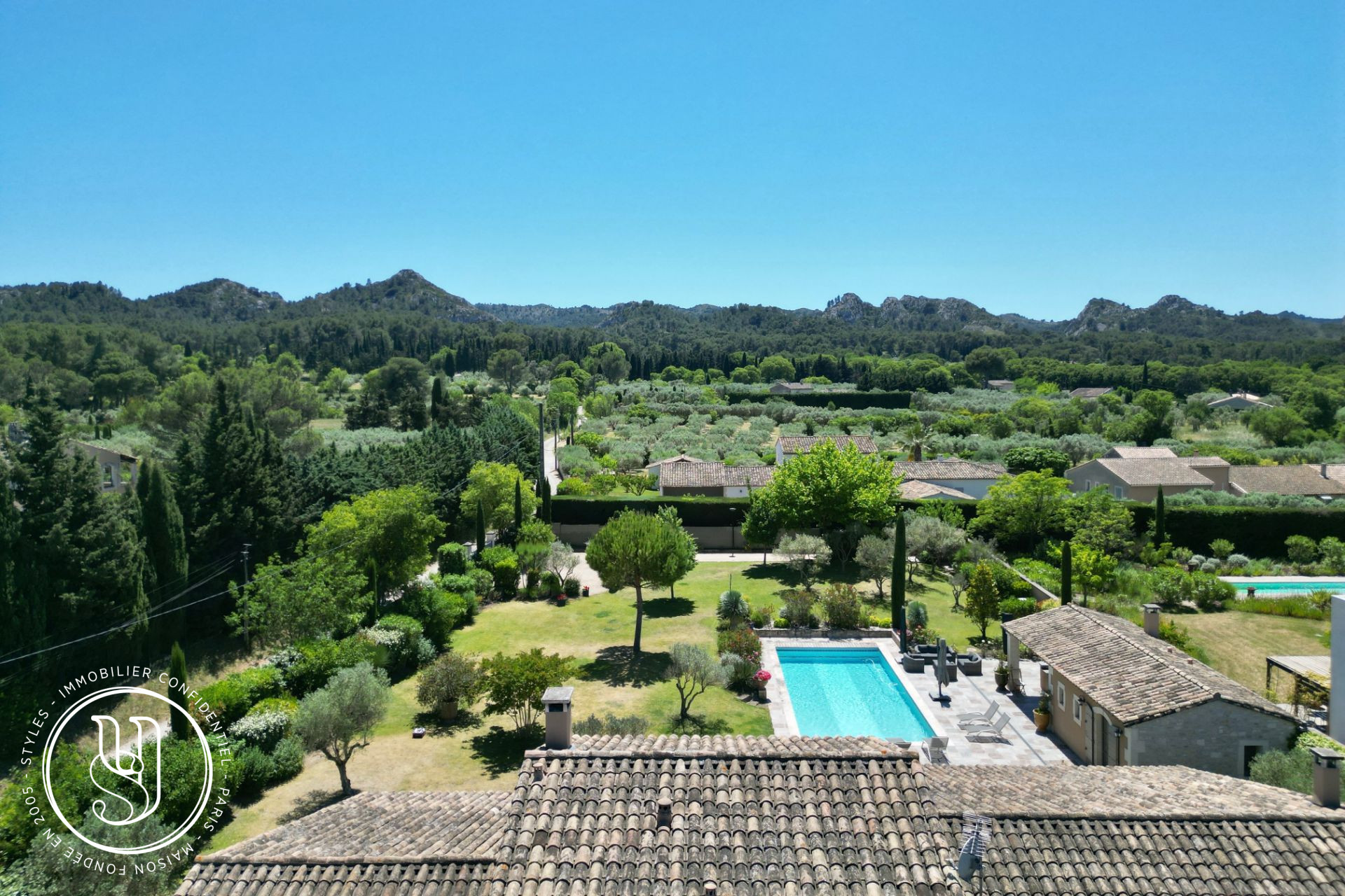 Saint-Rémy-de-Provence - close to the center and views onto les Alpilles - image 9