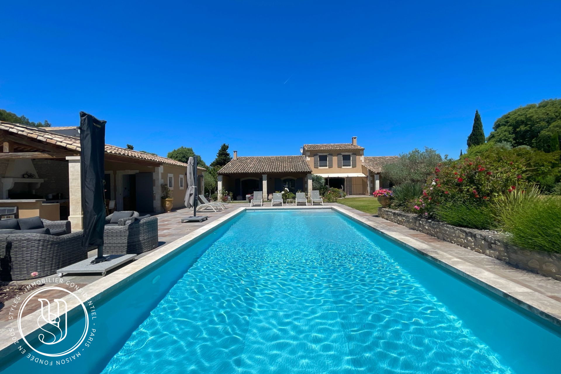 Saint-Rémy-de-Provence - close to the center and views onto les Alpilles - image 15