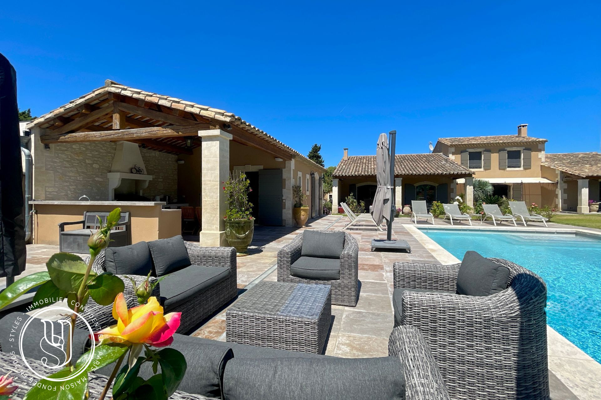 Saint-Rémy-de-Provence - close to the center and views onto les Alpilles - image 19