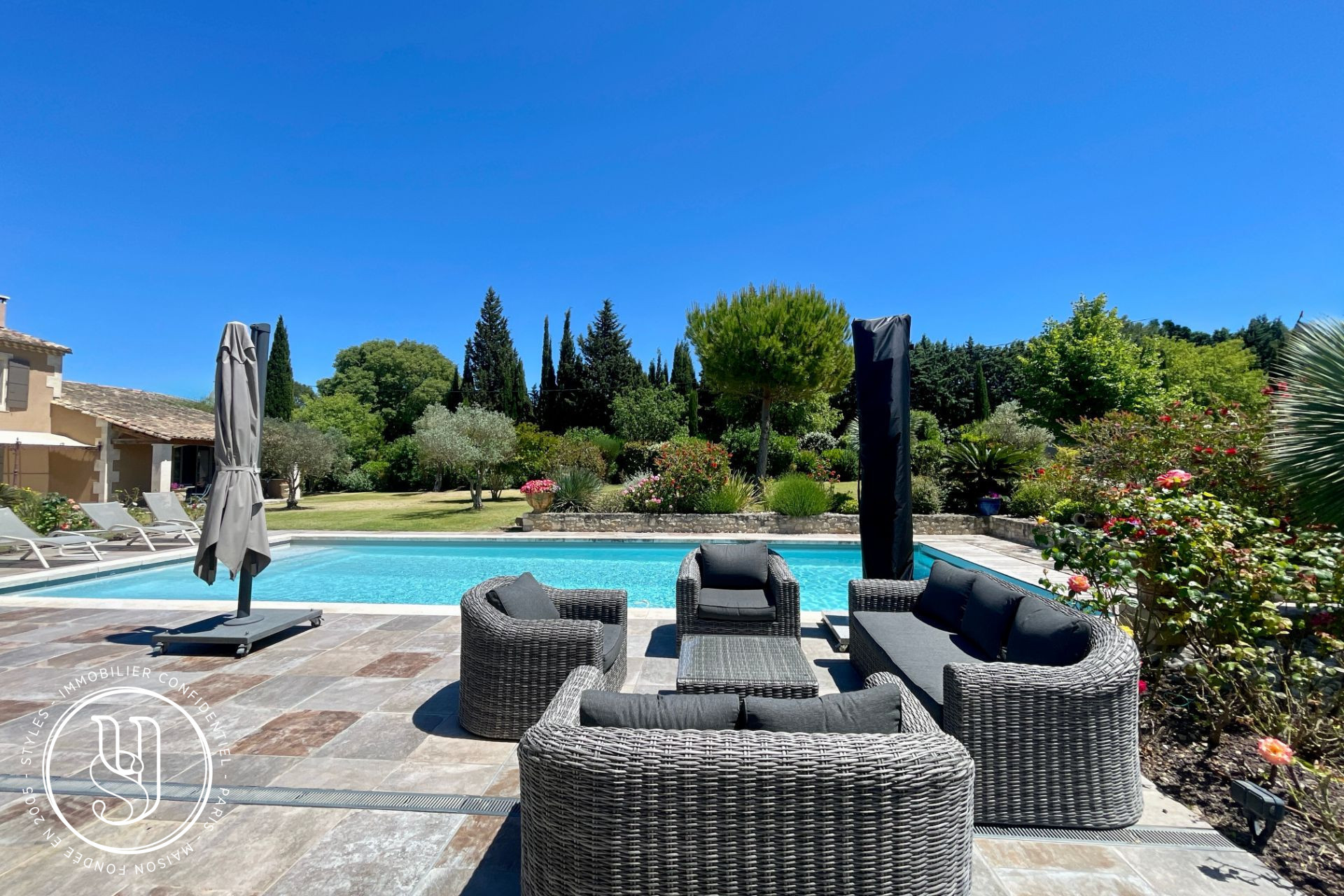 Saint-Rémy-de-Provence - close to the center and views onto les Alpilles - image 3