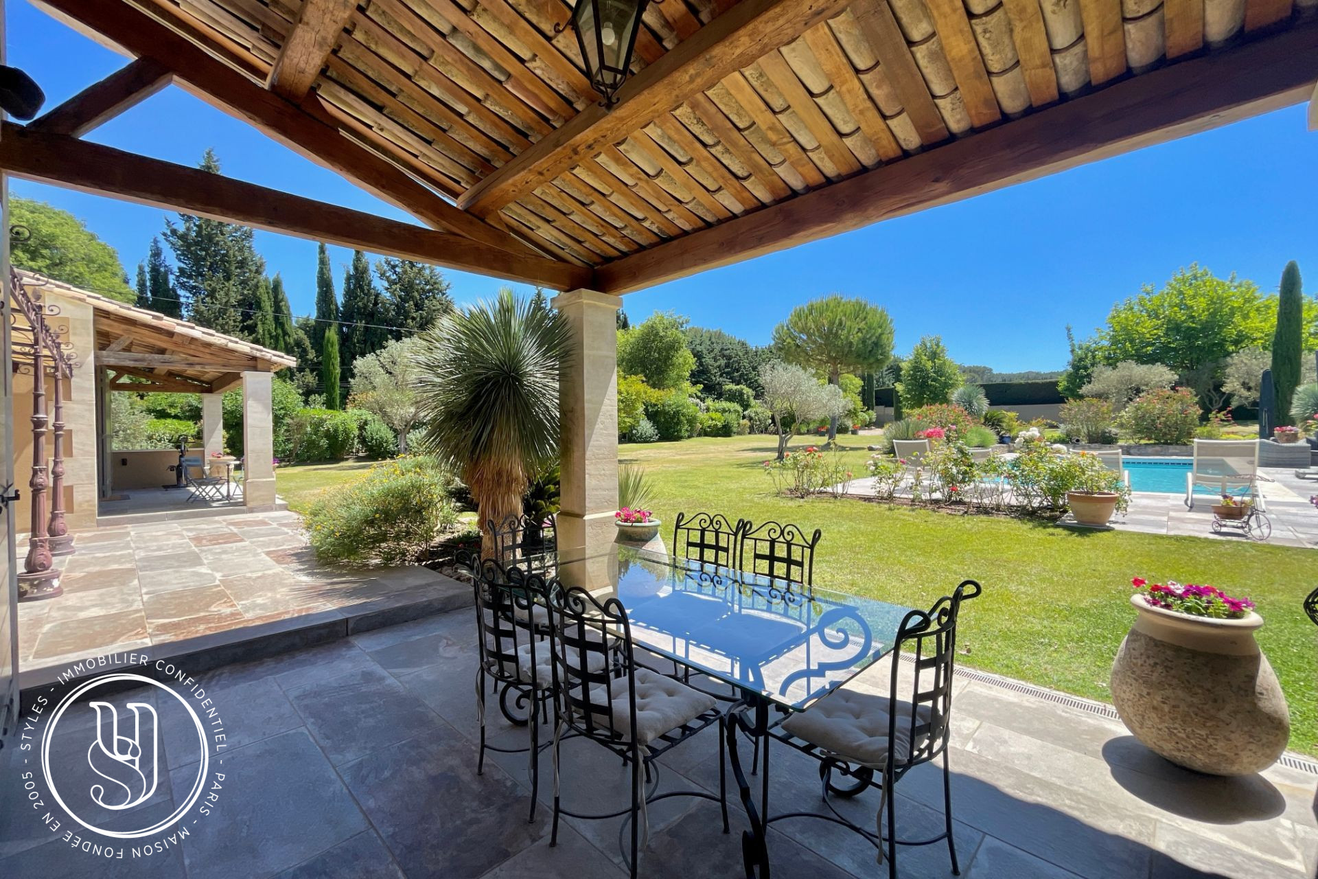 Saint-Rémy-de-Provence - close to the center and views onto les Alpilles - image 11
