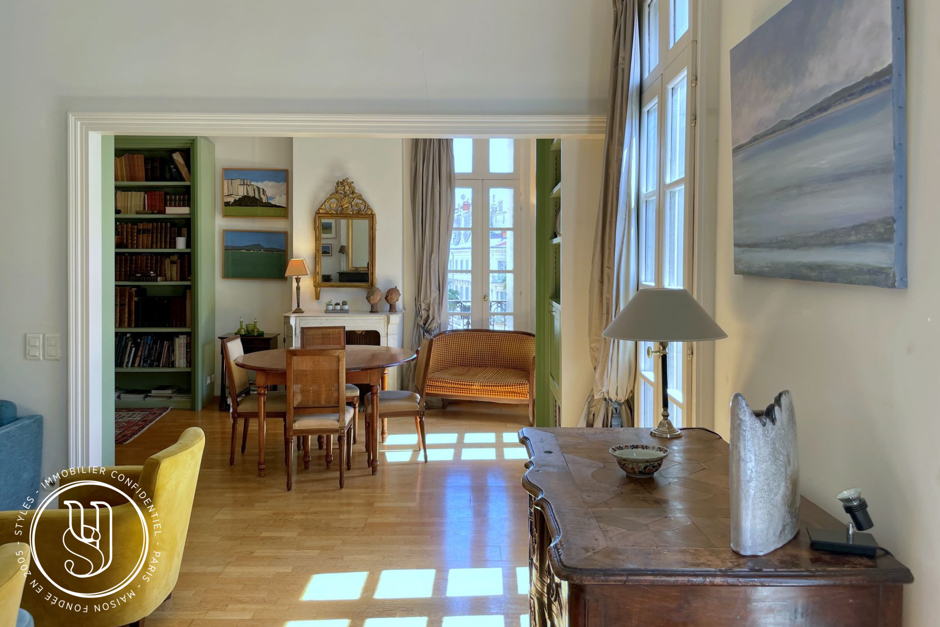 Montpellier - historical center - a large bright apartment - image 5