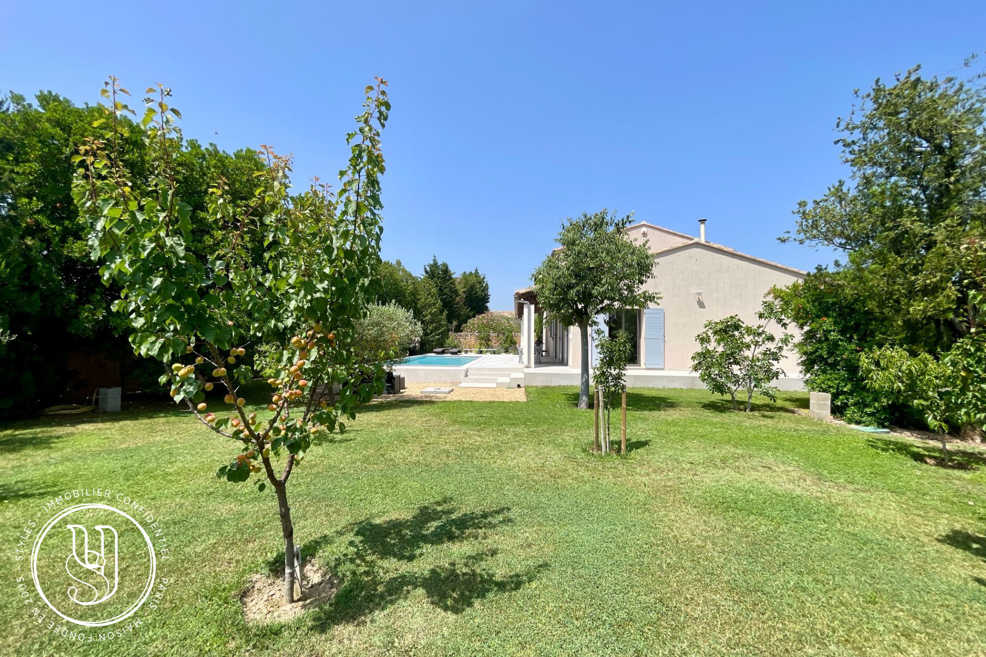 Maussane-les-Alpilles - Luxury villa, light and softness in the heart of the village - image 15