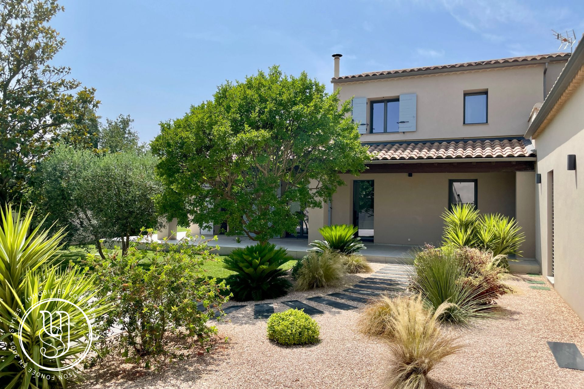Maussane-les-Alpilles - Luxury villa, light and softness in the heart of the village - image 11