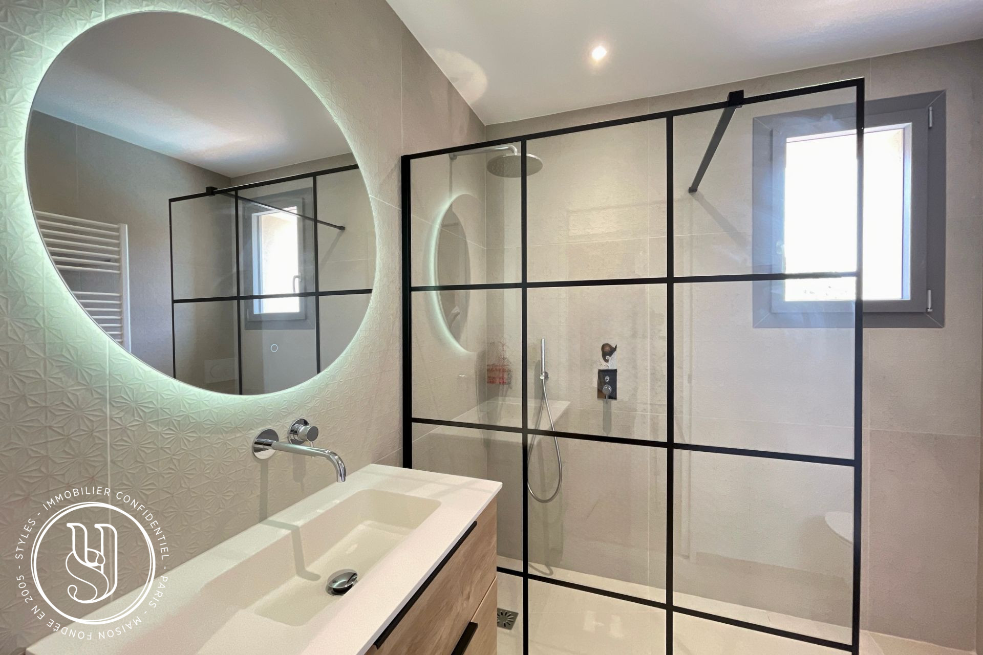 Maussane-les-Alpilles - Luxury villa, light and softness in the heart of the village - image 17