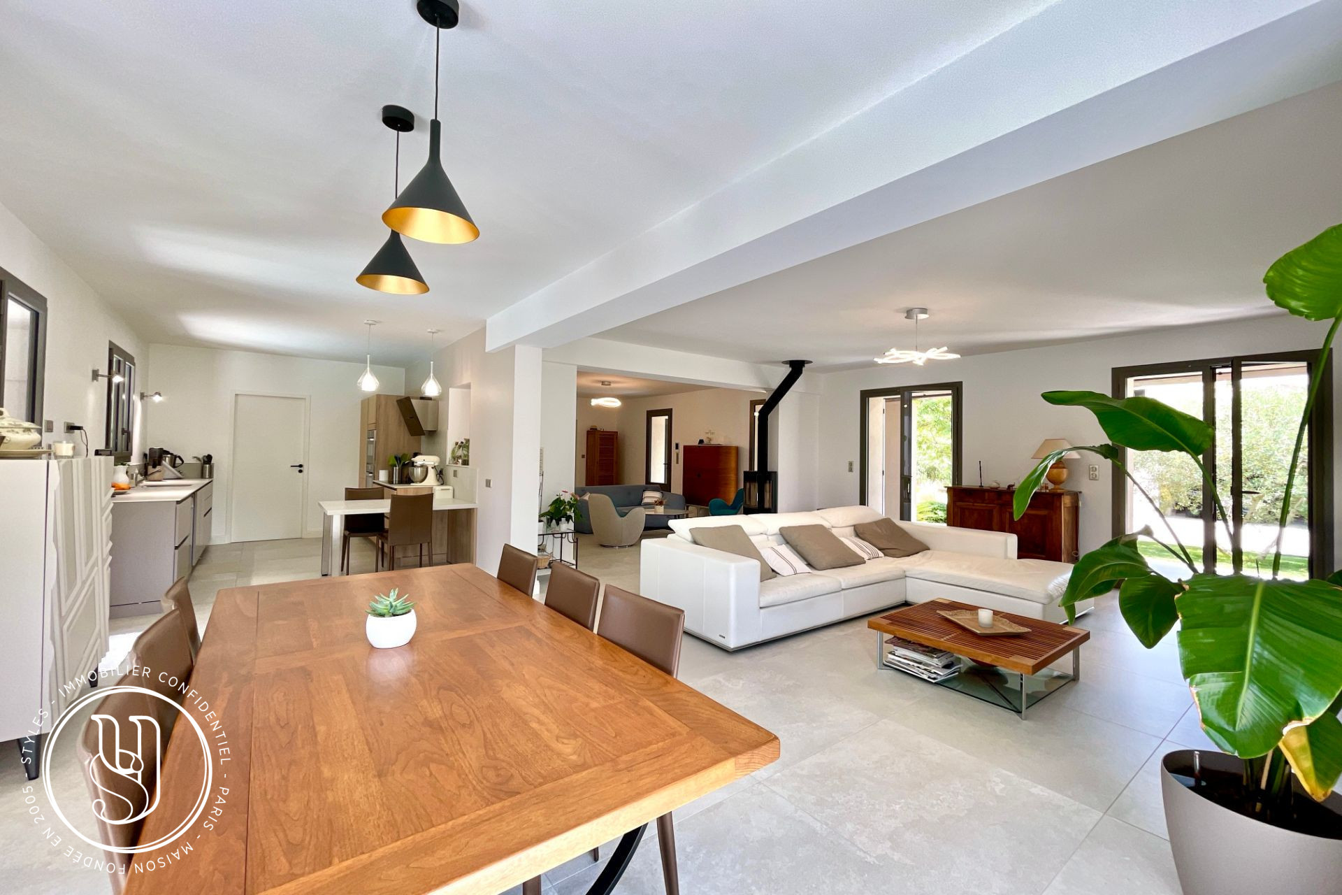 Maussane-les-Alpilles - Luxury villa, light and softness in the heart of the village - image 4