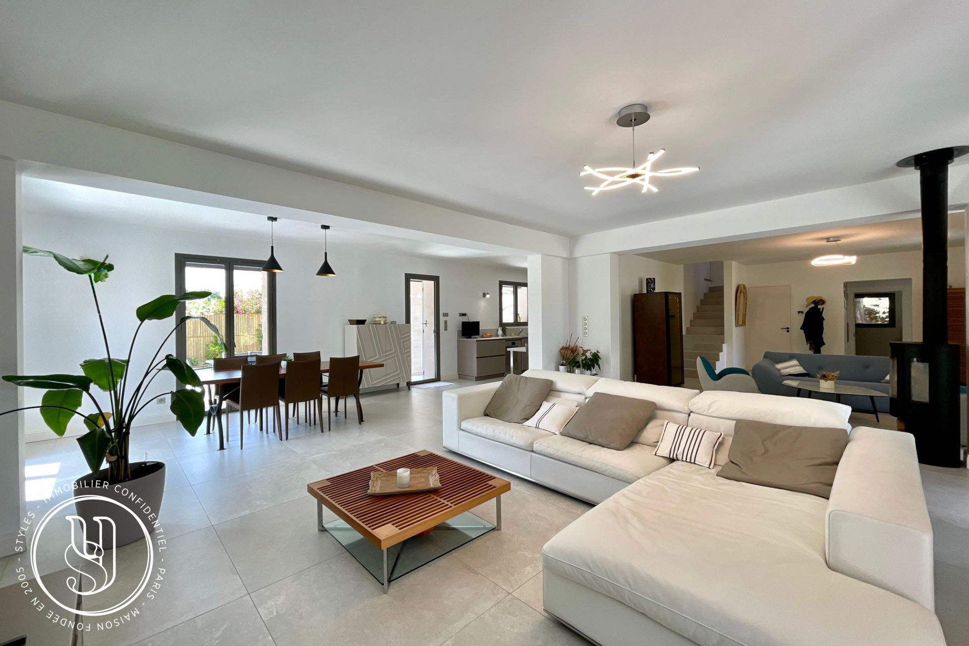 Maussane-les-Alpilles - Luxury villa, light and softness in the heart of the village - image 2