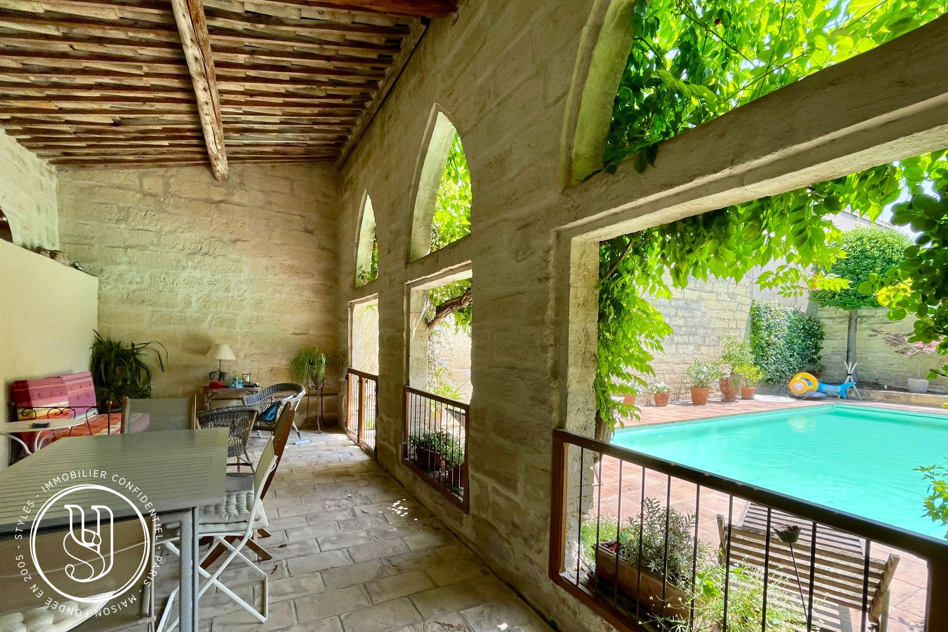 Uzès - center, stunning manor house with an elevator and garage - image 18