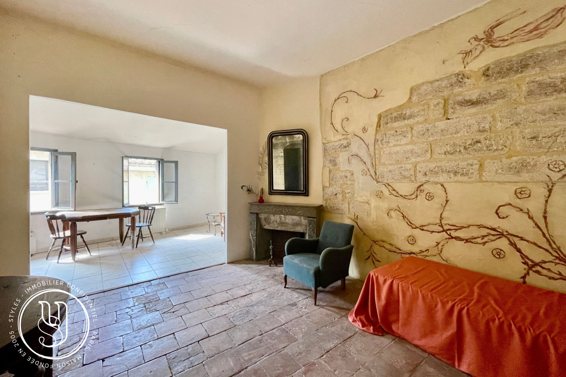 Uzès - historic center, a beautiful project with courtyard and terrac - image 4