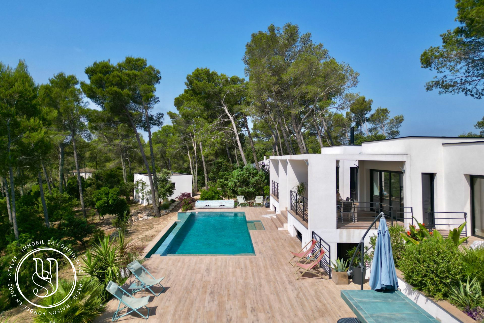 Nîmes - , a remarkable property with breathtaking views - image 9