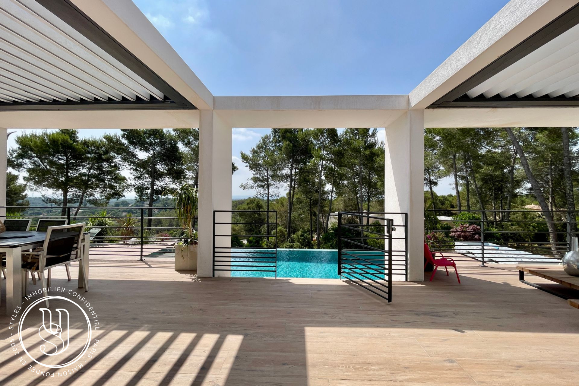 Nîmes - , a remarkable property with breathtaking views - image 6