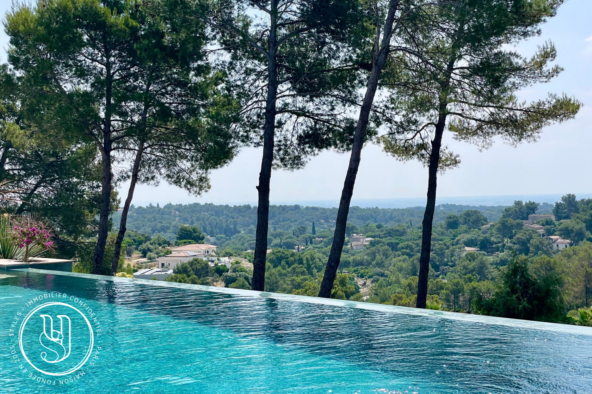 Nîmes - , a remarkable property with breathtaking views - image 1