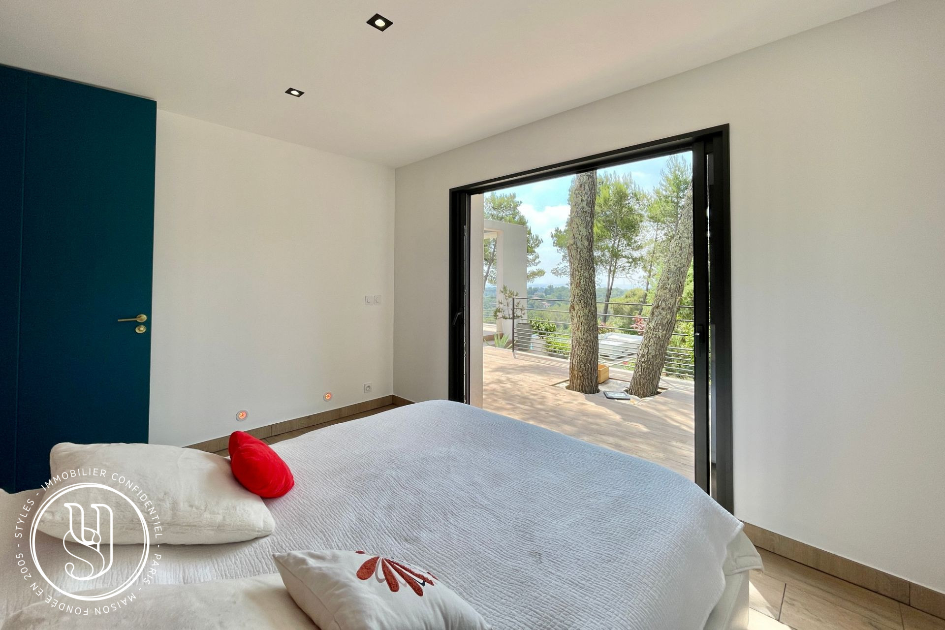 Nîmes - , a remarkable property with breathtaking views - image 18