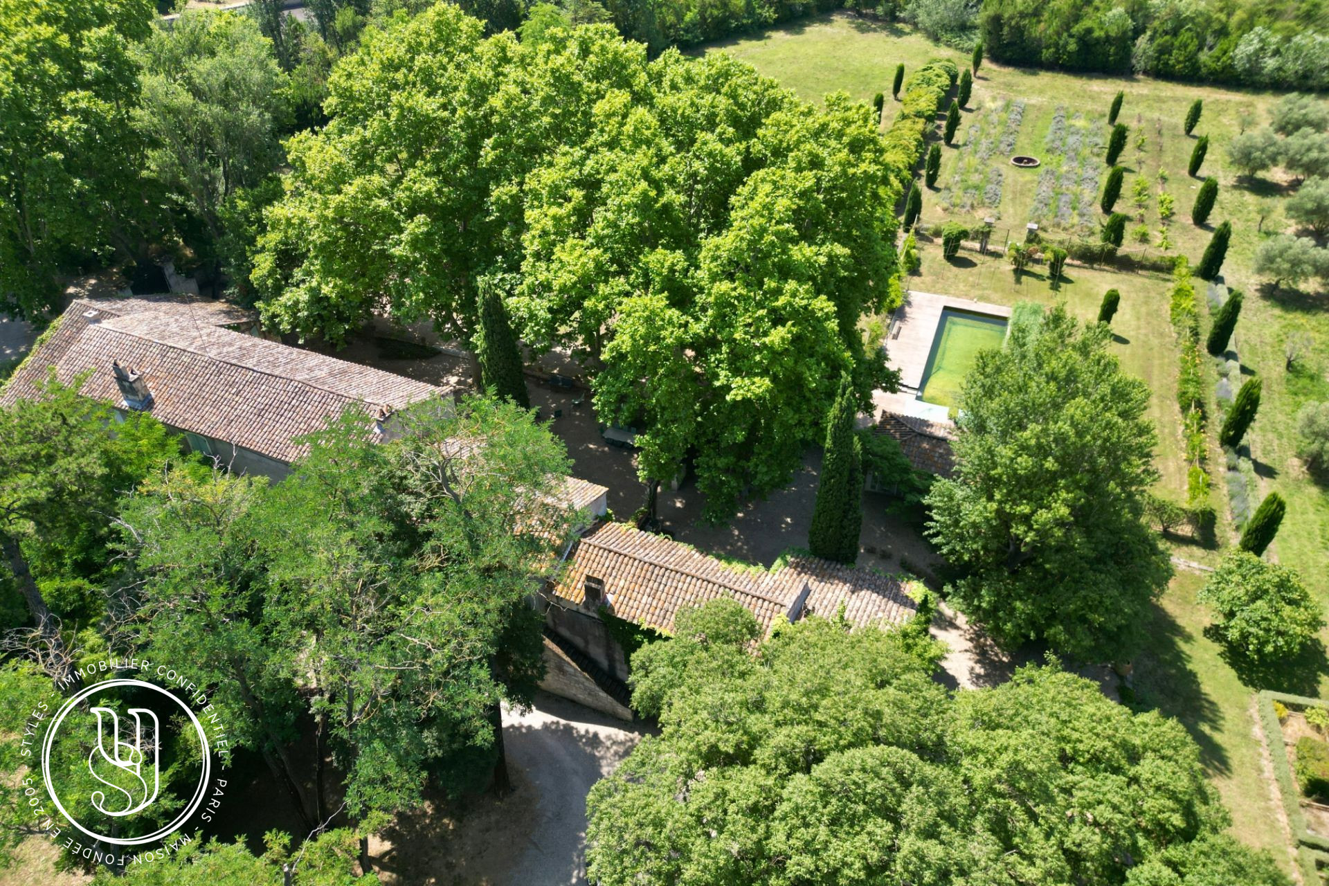 Saint-Rémy-de-Provence - proche, une maison de type bastide et son cachet préservé - image 9