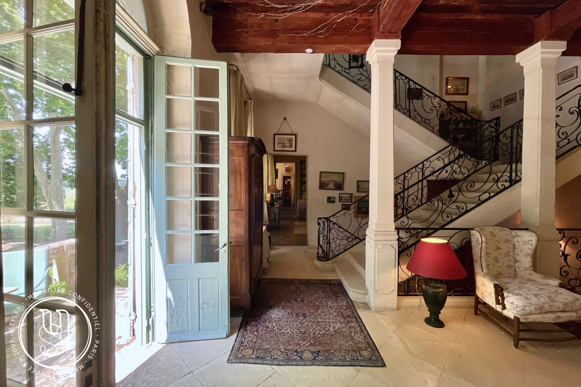 Saint-Rémy-de-Provence - proche, une maison de type bastide et son cachet préservé - image 2