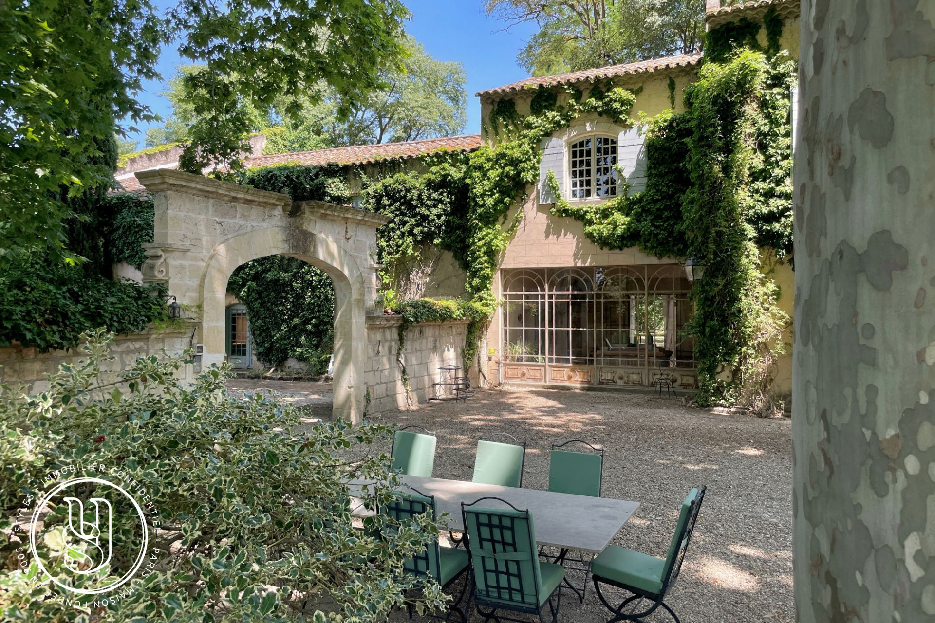Saint-Rémy-de-Provence - proche, une maison de type bastide et son cachet préservé - image 18