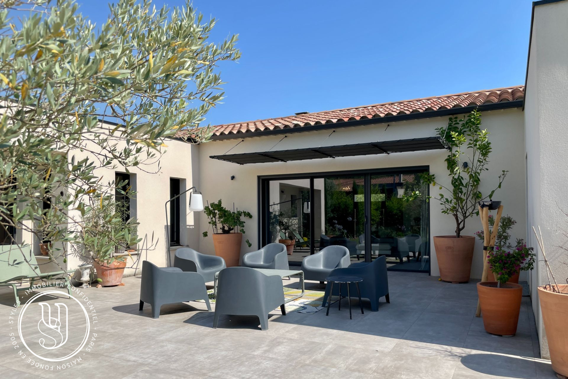 Saint-Rémy-de-Provence - Une villa contemporaine d''exception face aux Alpilles - image 11