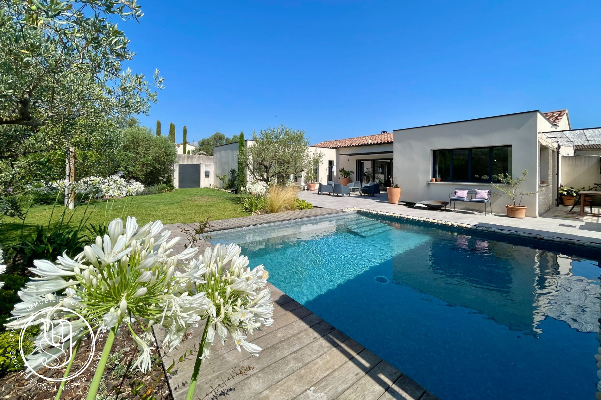 Saint-Rémy-de-Provence - Une villa contemporaine d''exception face aux Alpilles - image 9
