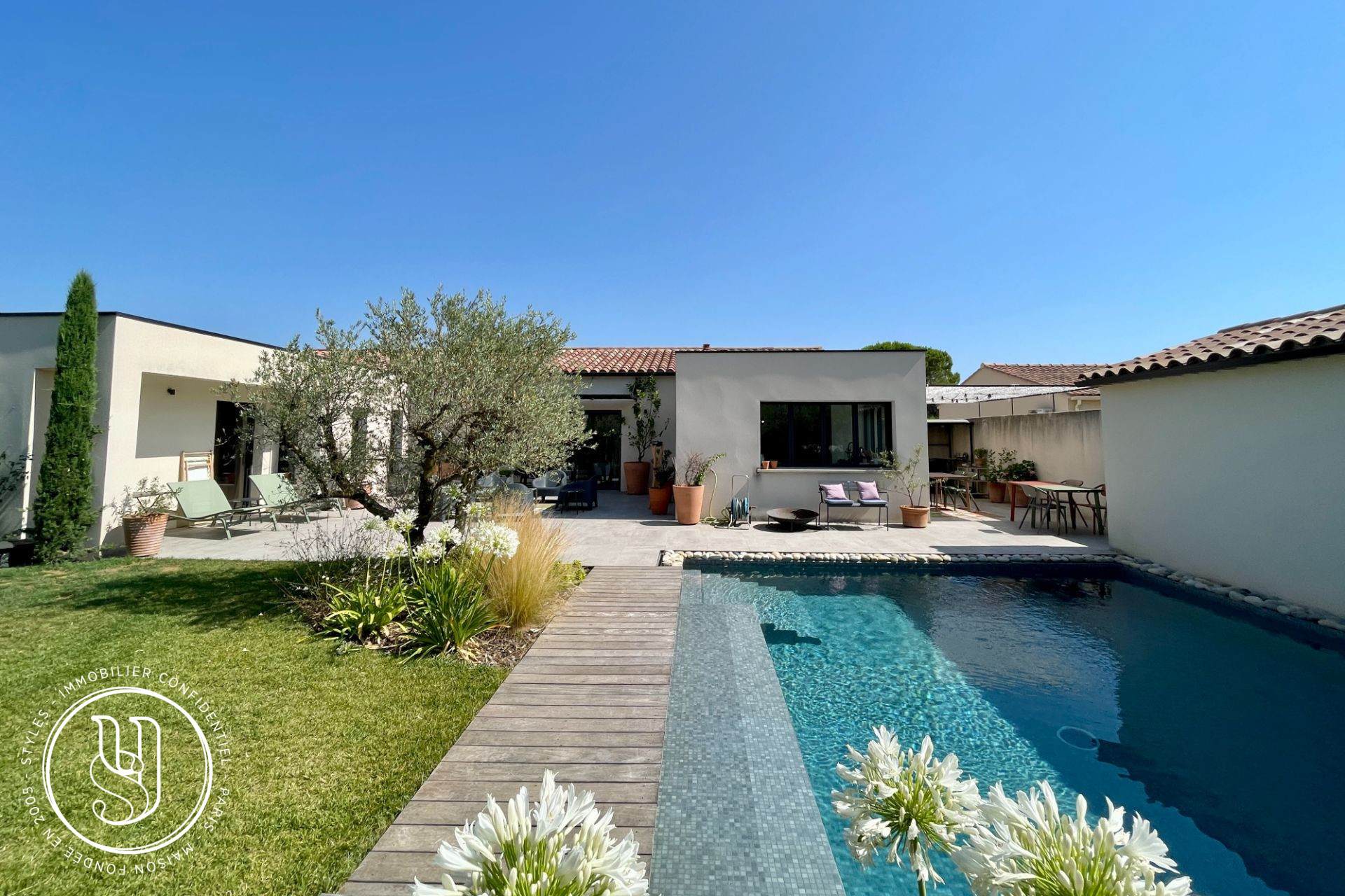 Saint-Rémy-de-Provence - Une villa contemporaine d''exception face aux Alpilles - image 3
