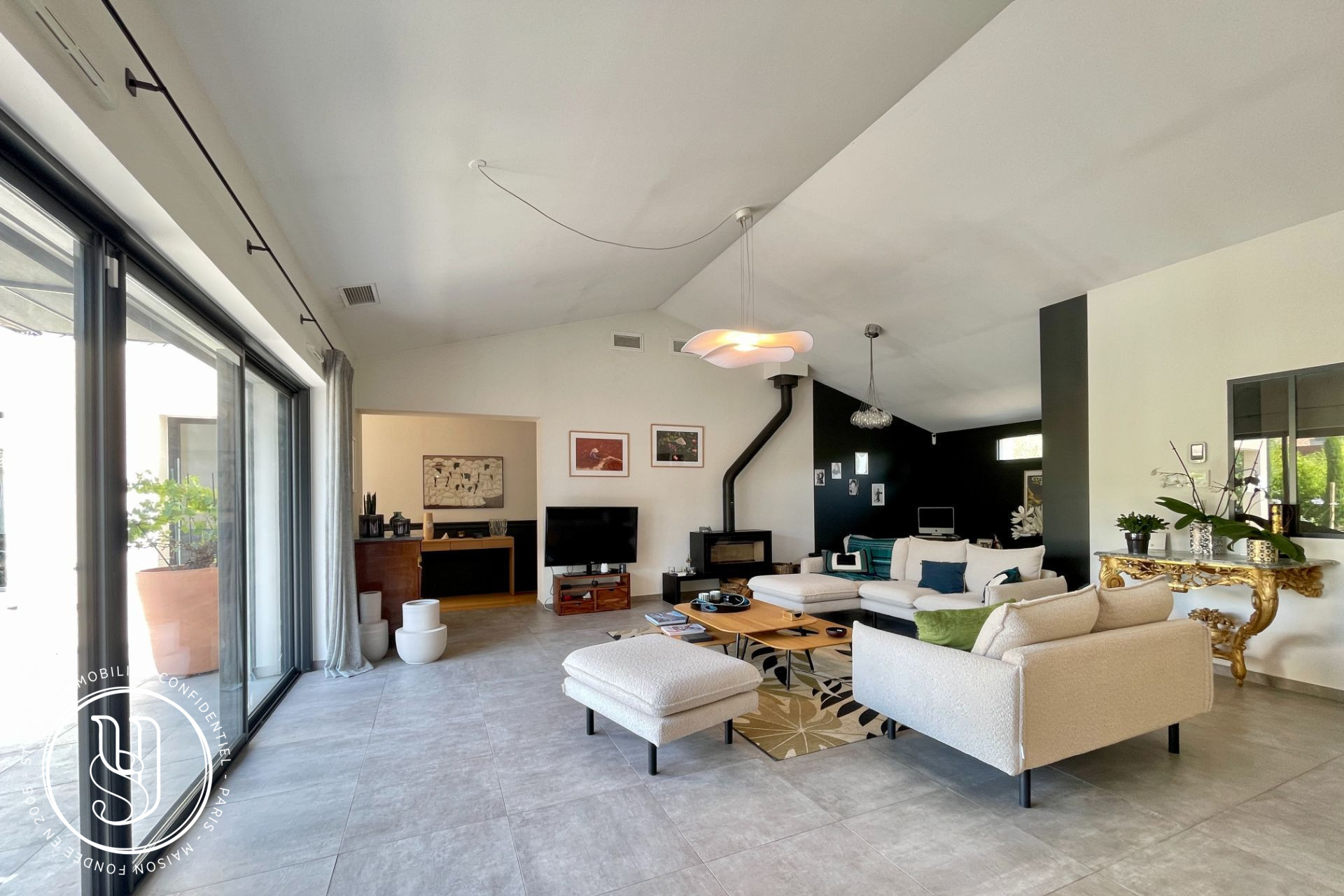 Saint-Rémy-de-Provence - Une villa contemporaine d''exception face aux Alpilles - image 2
