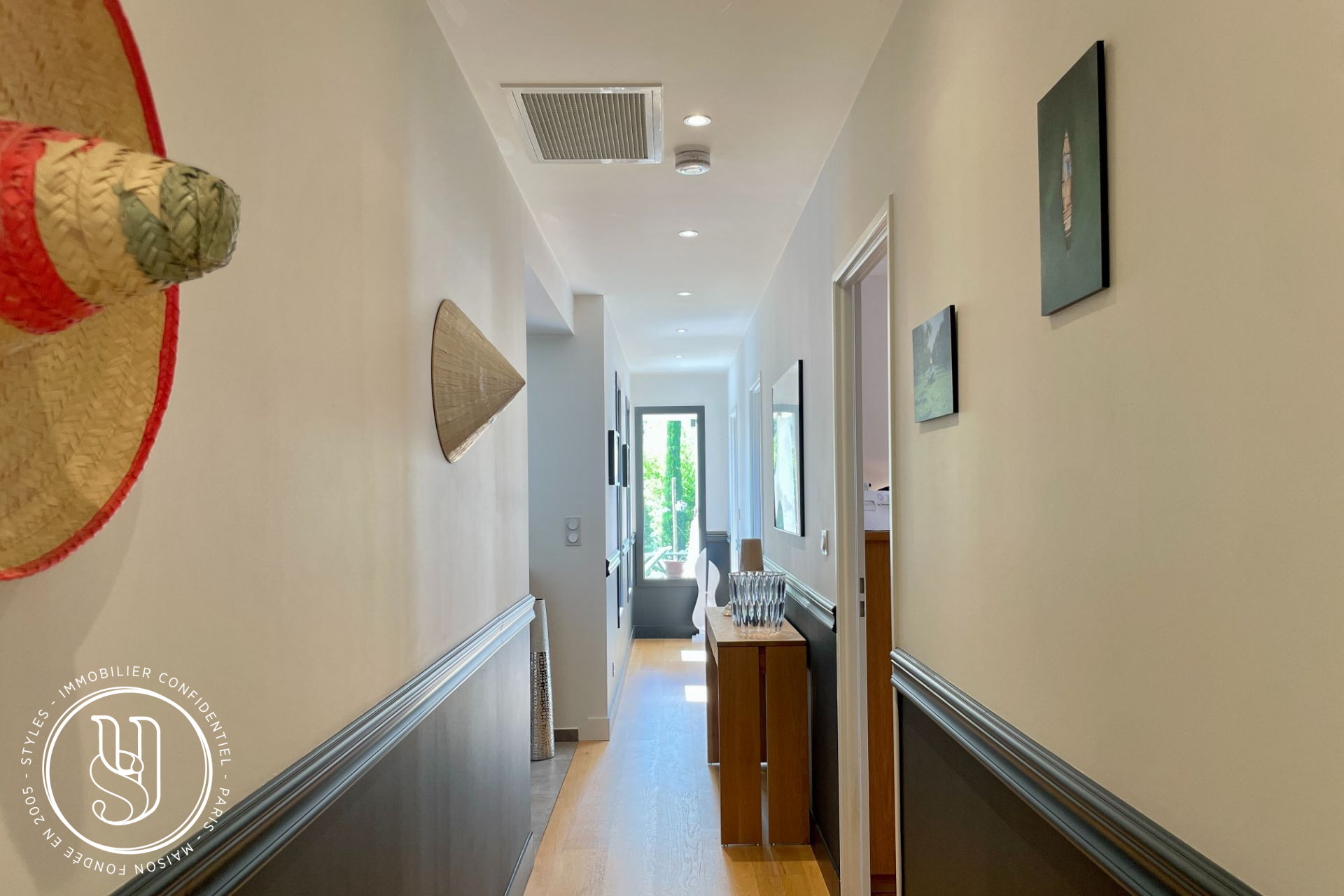 Saint-Rémy-de-Provence - Une villa contemporaine d''exception face aux Alpilles - image 15