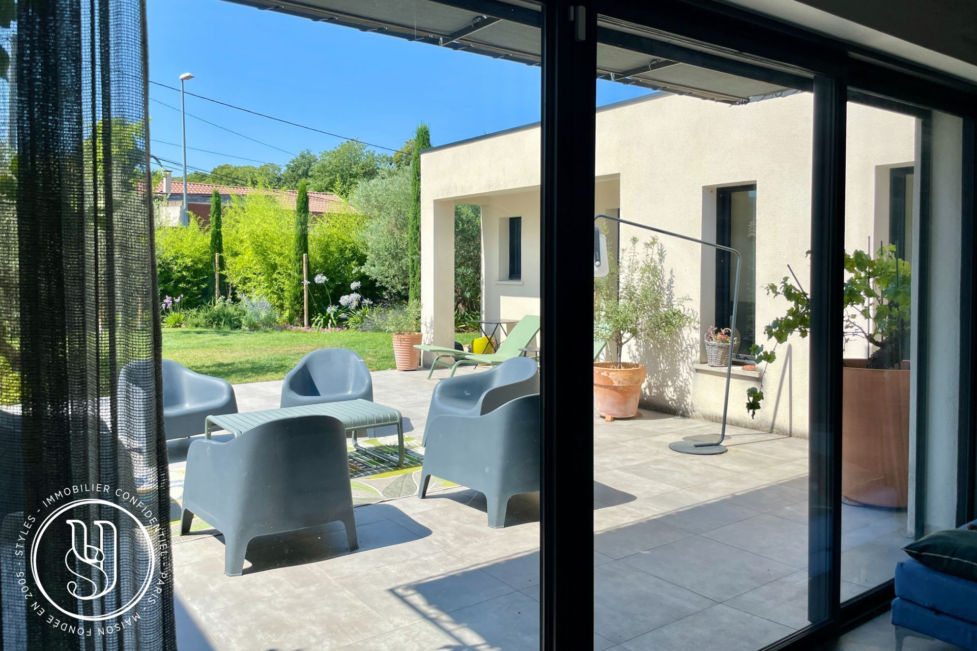 Saint-Rémy-de-Provence - Une villa contemporaine d''exception face aux Alpilles - image 12