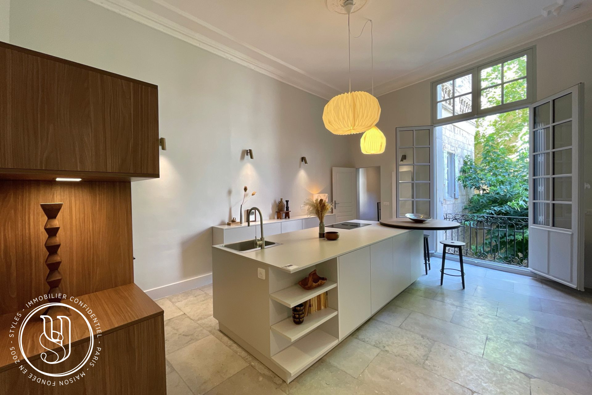 Montpellier - listed historic center - exceptional apartment with private g - image 1