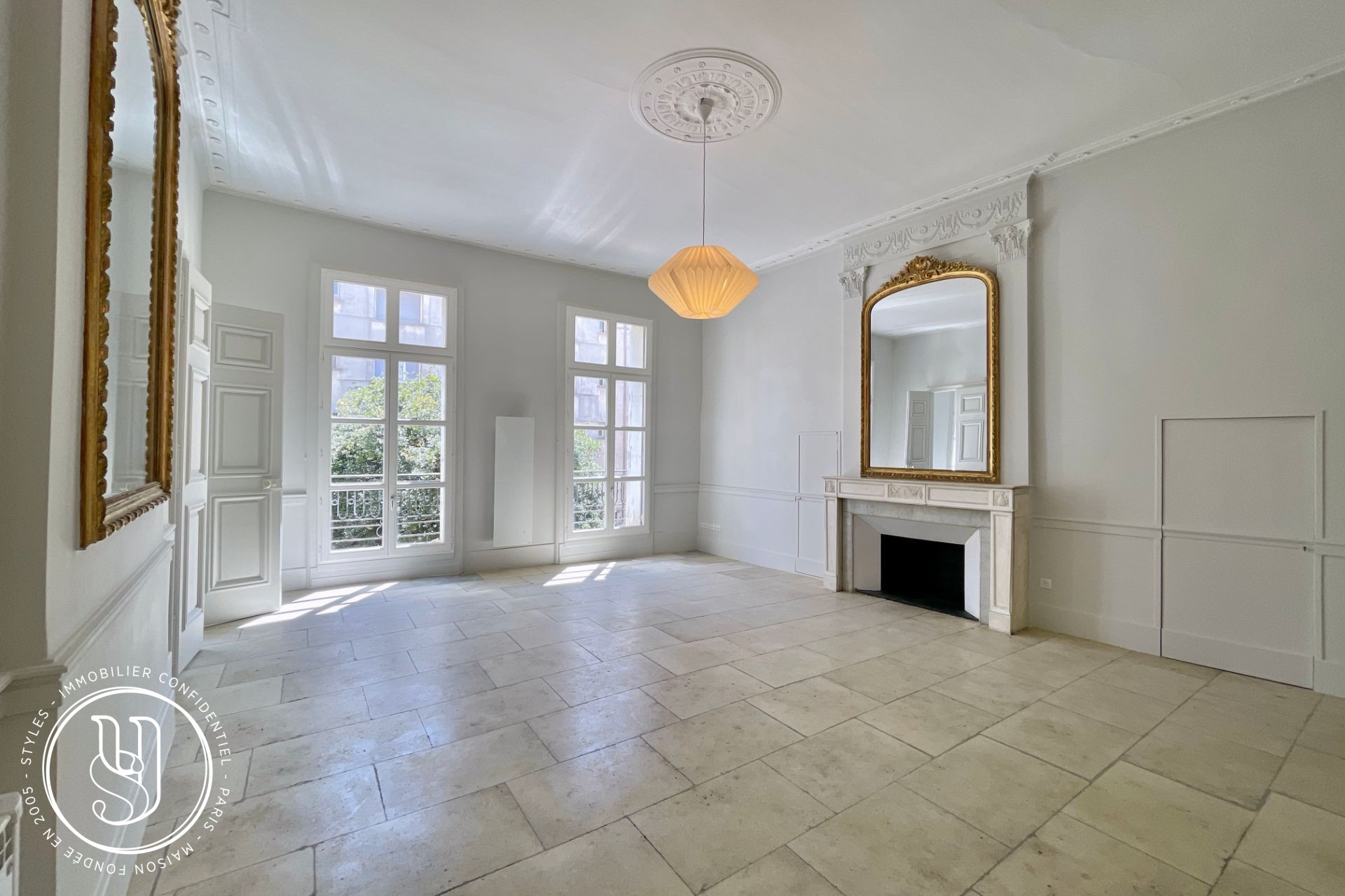 Montpellier - listed historic center - exceptional apartment with private g - image 3
