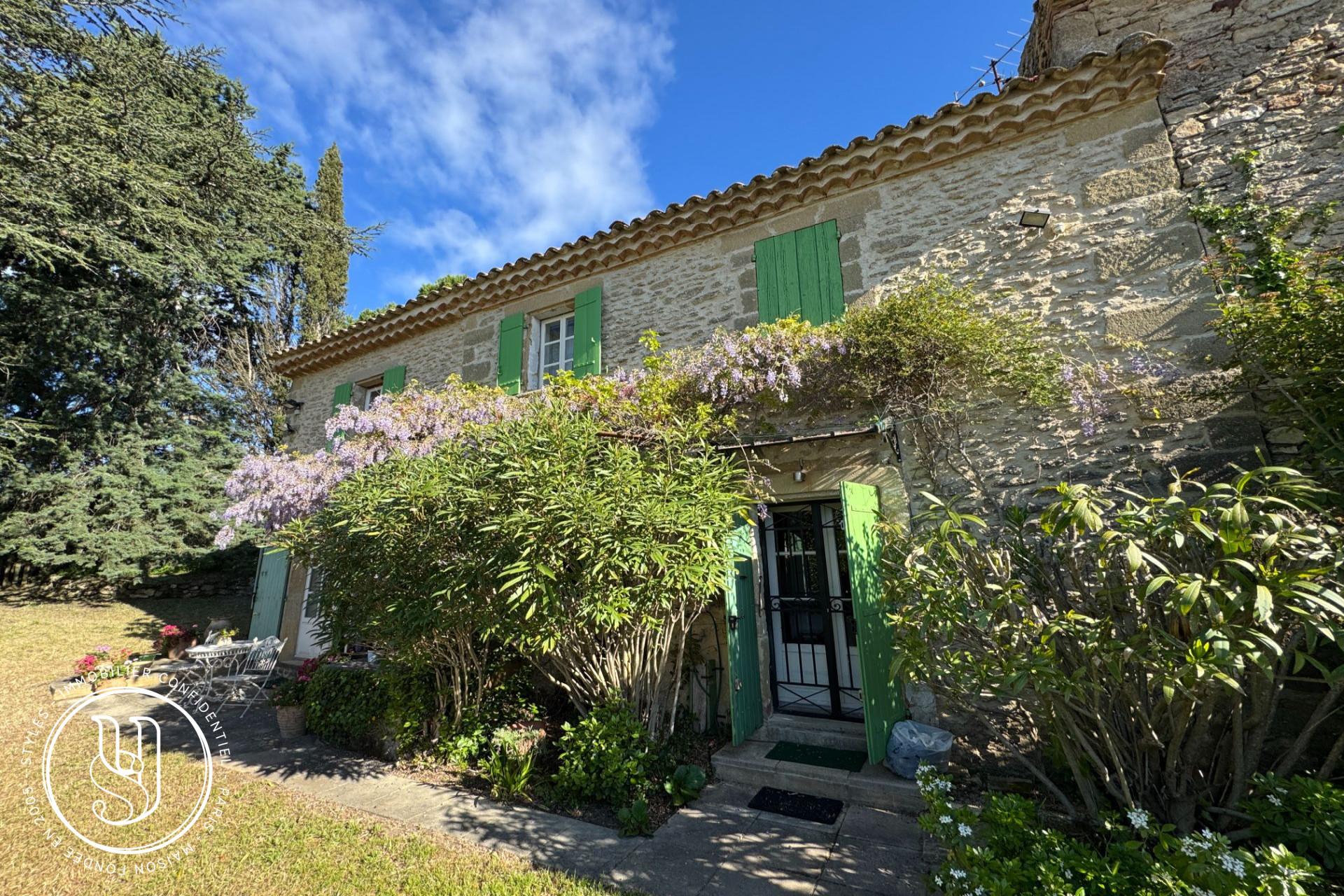 Uzès - close, exclusive, a charming stone house with garden and swimm - image 7