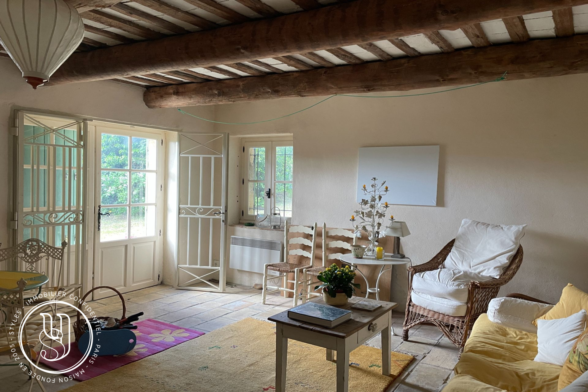 Uzès - close, exclusive, a charming stone house with garden and swimm - image 9