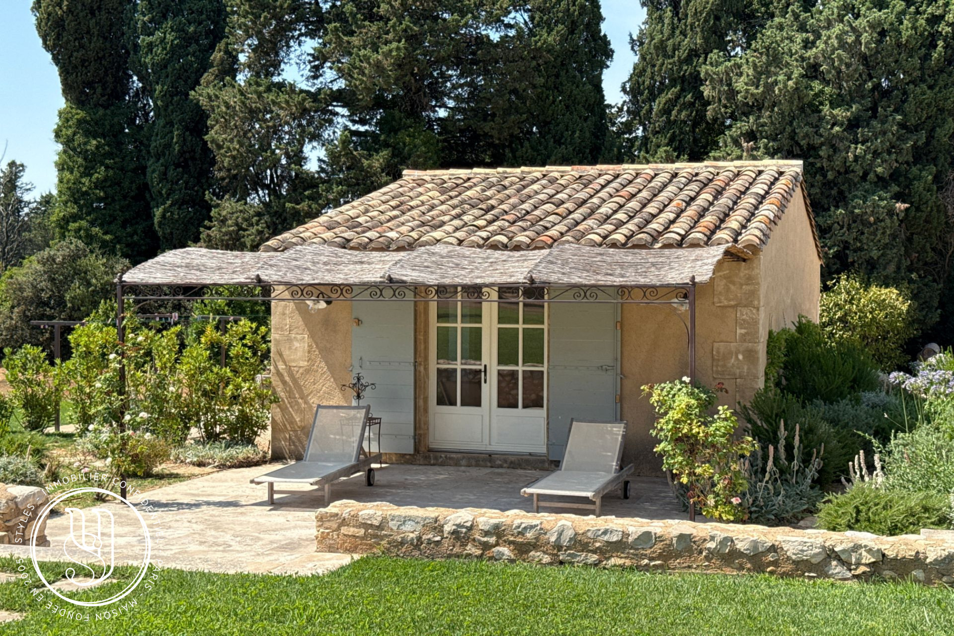 Eygalières - L''essence même de l''élégance provençale - image 20